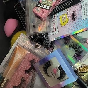 Lash Mystery Box - Makeup and Accessories Box
